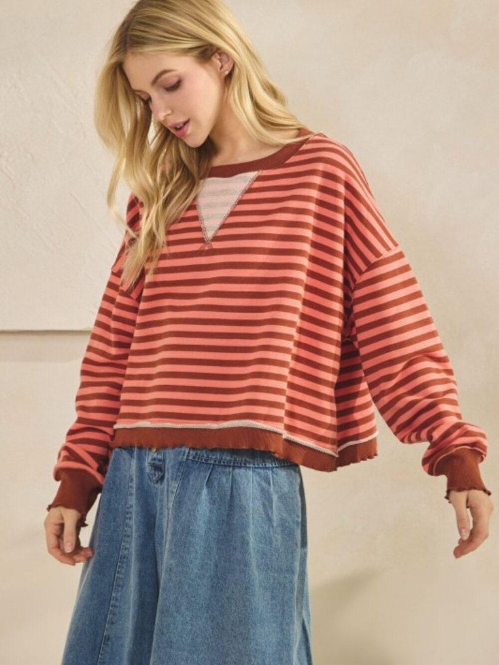 T80. Striped Lettuce Hem Cropped Sweatshirt - Picture 4 of 7